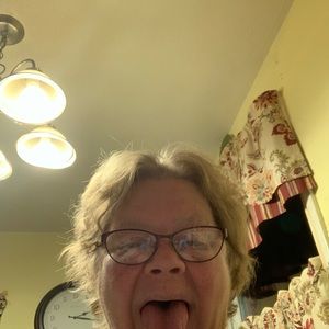 Meet your Posher, Pam